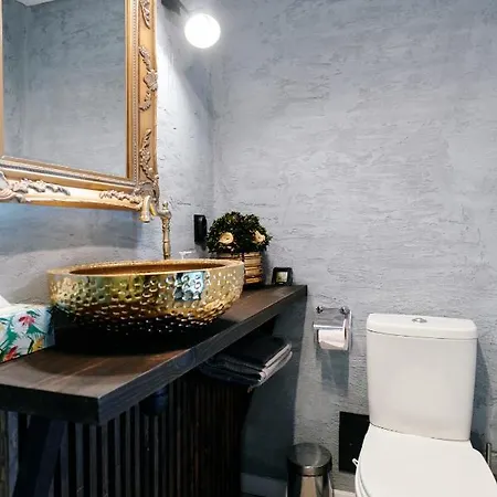 So Lovely Apt In Heart Of Historical Downtown New Minsk
